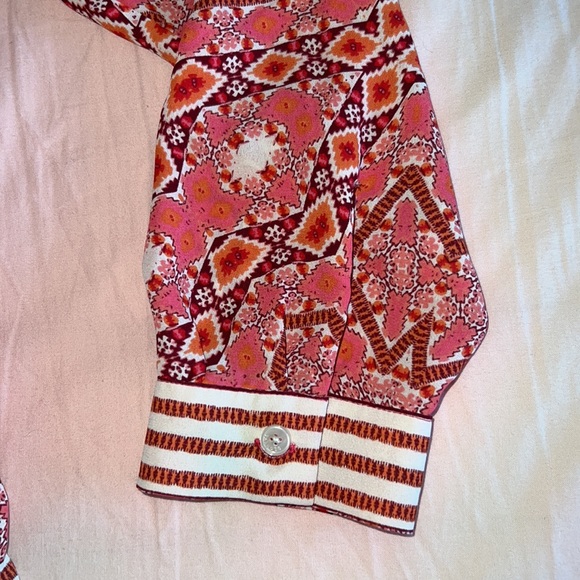 Talbots petites blouse/tops/ Polyester. Size SP. Chiffon. Orange, pink & white. - Picture 5 of 6